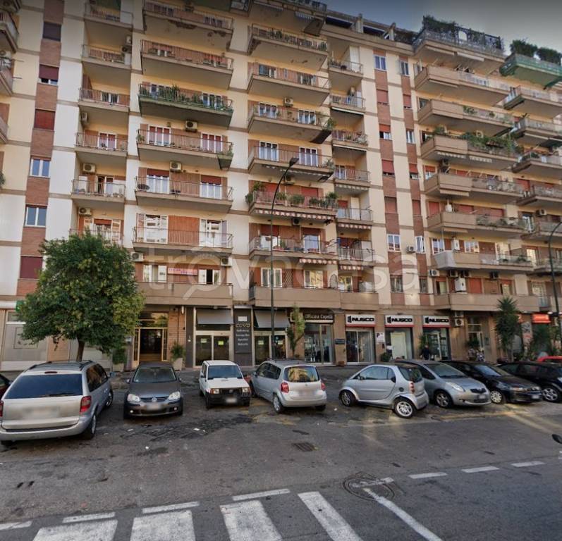 Ufficio in vendita a Napoli via Giulio Cesare, 7