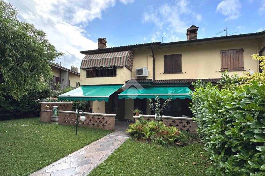 Villa a Schiera in vendita a Vaiano Cremasco via Pajardi, 20