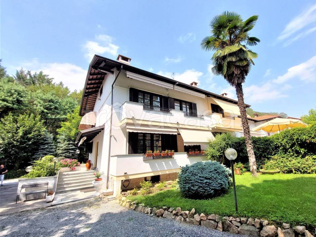 Villa in vendita a Pocapaglia via Stazione