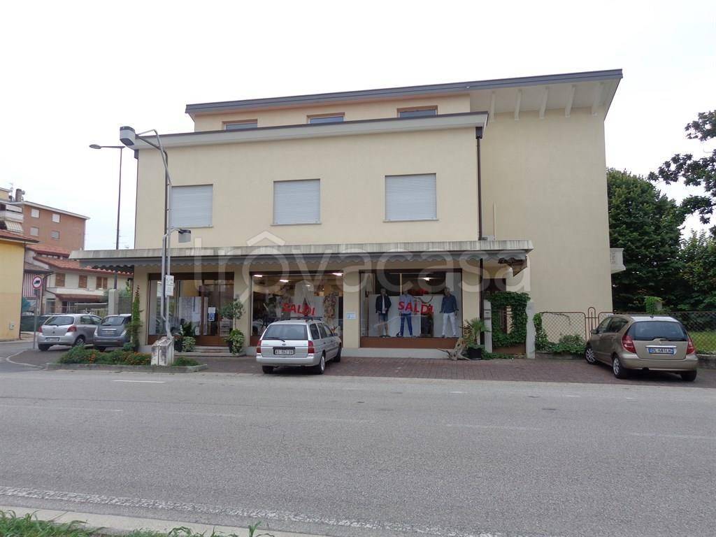 Intero Stabile in vendita a Pasiano di Pordenone via roma, 58