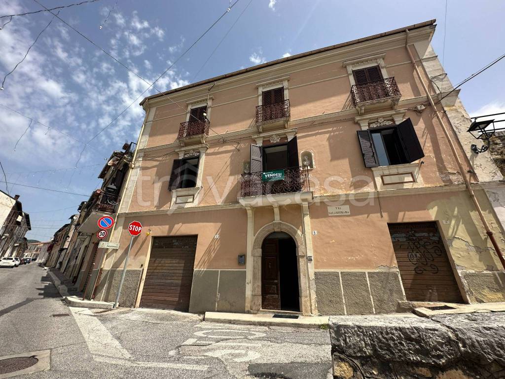 Appartamento in vendita a Magliano de' Marsi via Santa Maria di Loreto, 24
