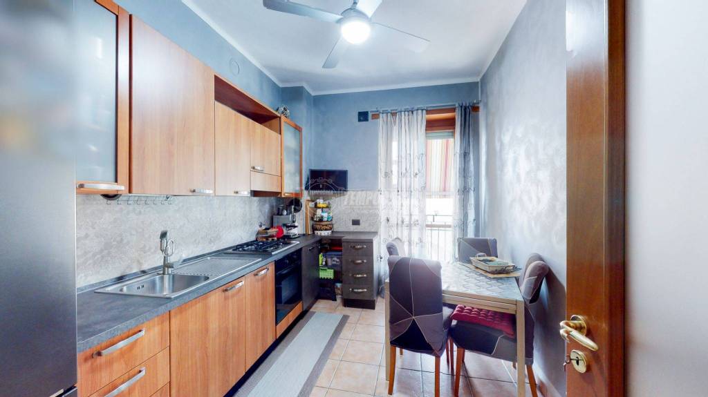 Appartamento in vendita a Torino via Stradella 120