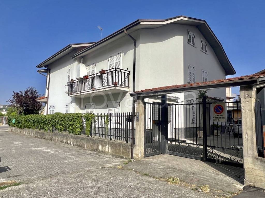 Villa in vendita a Benevento via Massimo d'Azeglio