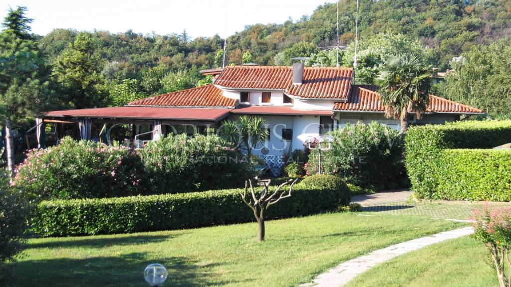 Villa in vendita a Soiano del Lago via Trevisago, 11