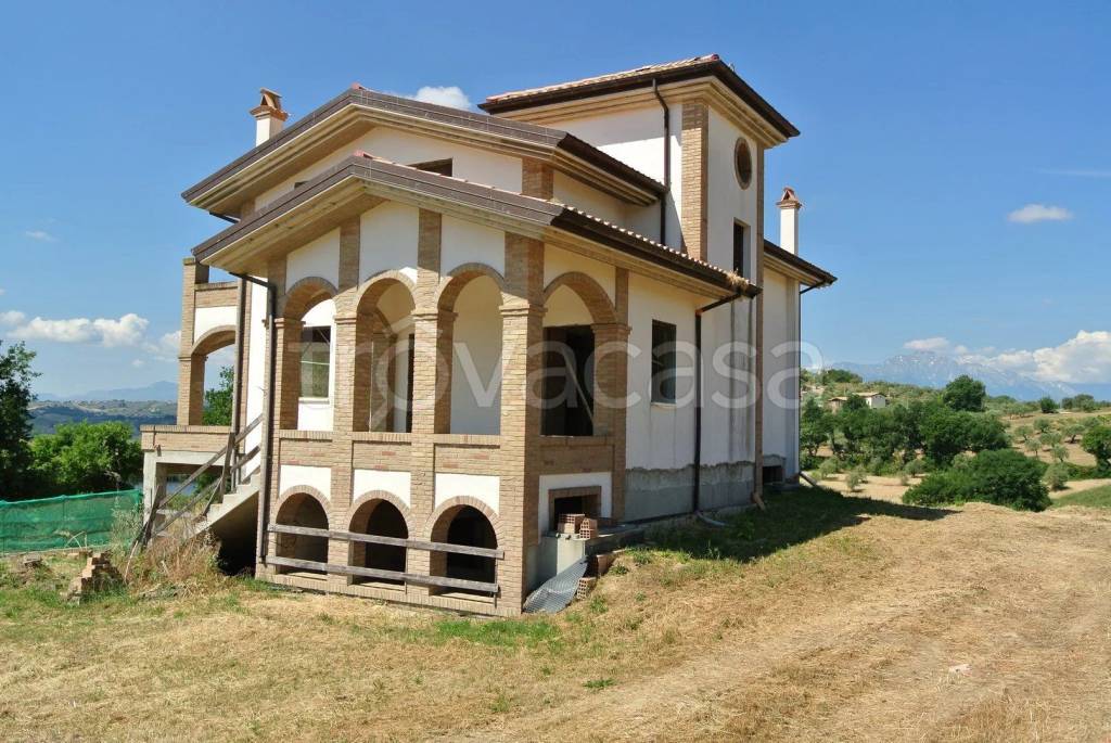 Villa in vendita a Città Sant'Angelo via tavolato