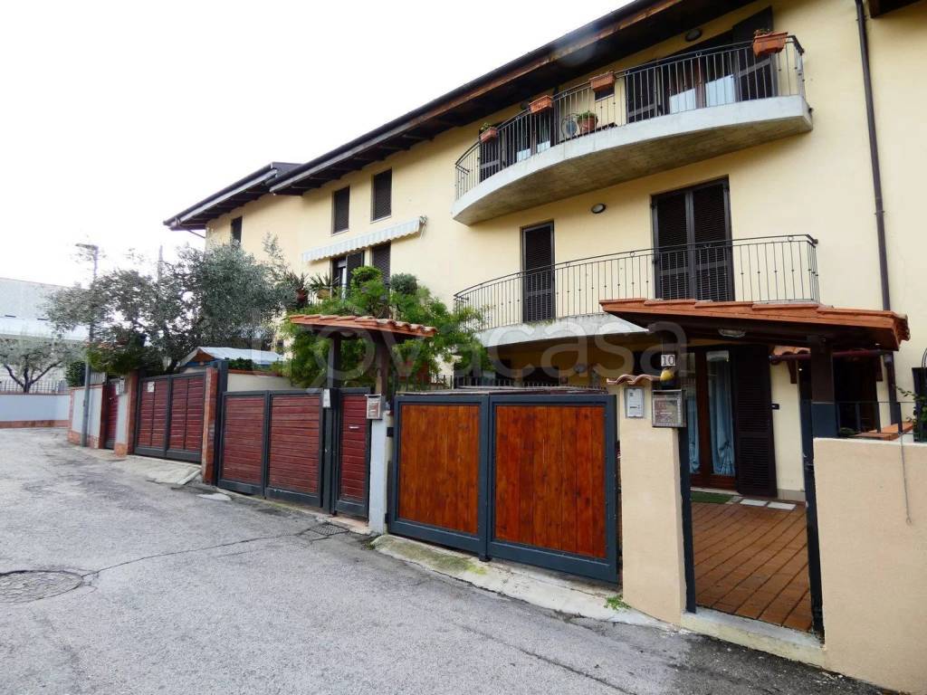 Villa a Schiera in vendita a Montesilvano via verbania n.