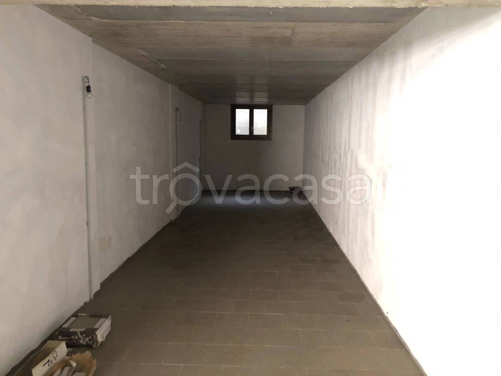 Garage in vendita a Olgiate Comasco via Perretta,
