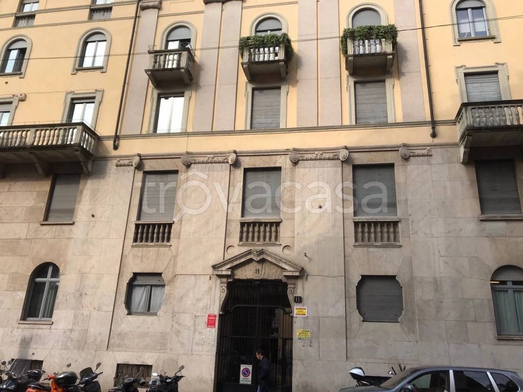 Ufficio in vendita a Milano via Luciano Manara