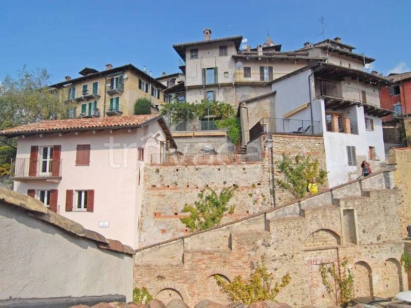 Casa Indipendente in vendita a Monforte d'Alba