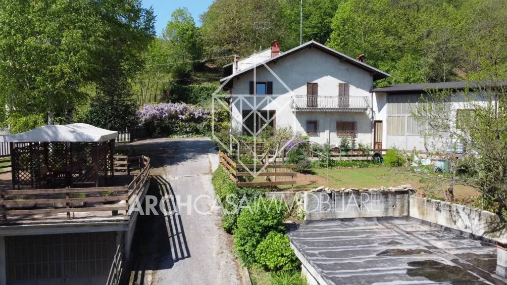 Villa in vendita a Boves via Tetti ariou 10.