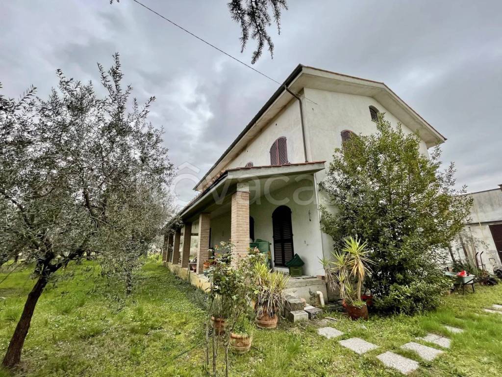 Villa in vendita a Montecarlo via micheloni 30 montecarlo