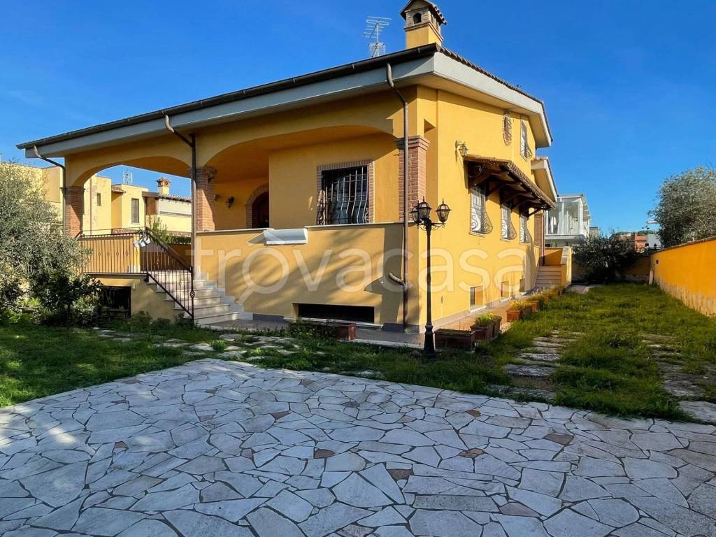 Villa in vendita a Fiumicino via Piasco