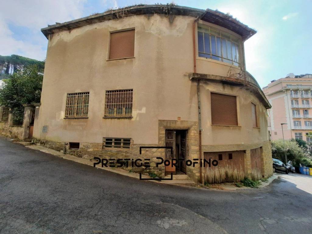 Appartamento in vendita a Rapallo via Primavera