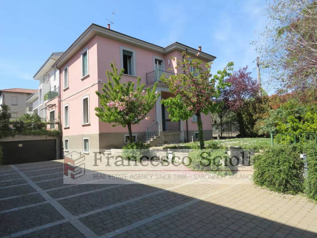 Villa in vendita a Turate viale Roma,