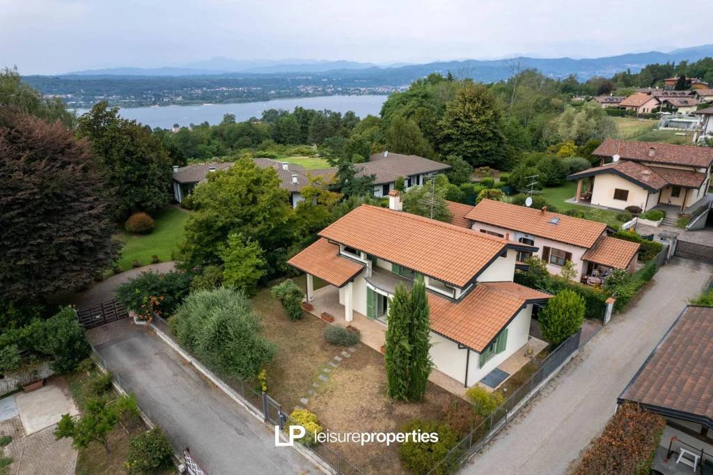 Villa in vendita a Sesto Calende via cocquo