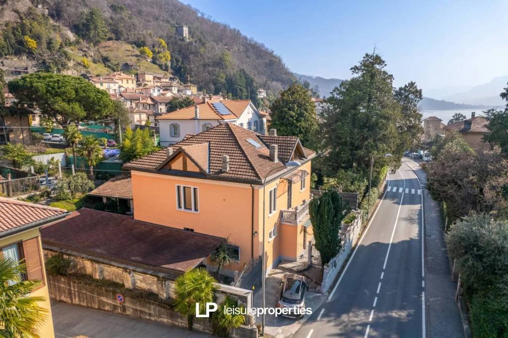 Villa in vendita a Maccagno con Pino e Veddasca