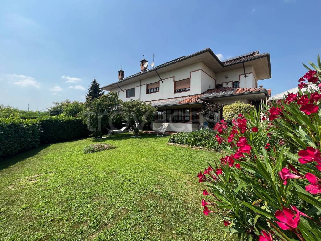 Villa in vendita a Carmagnola via Triora, 8