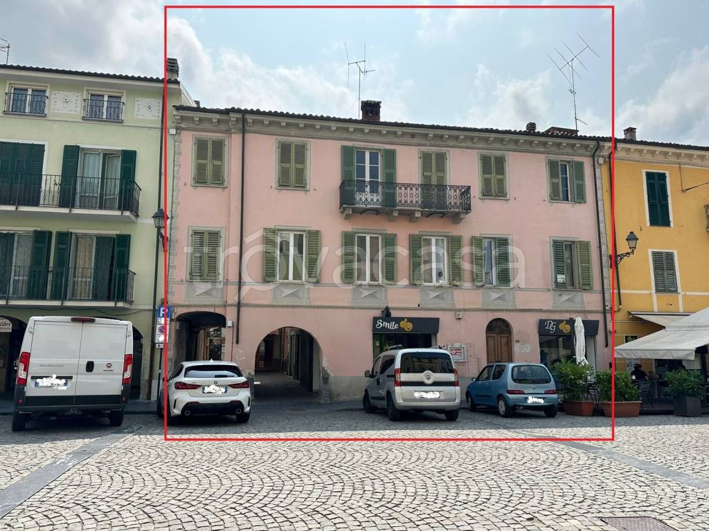 Appartamento in vendita a Millesimo piazza Italia