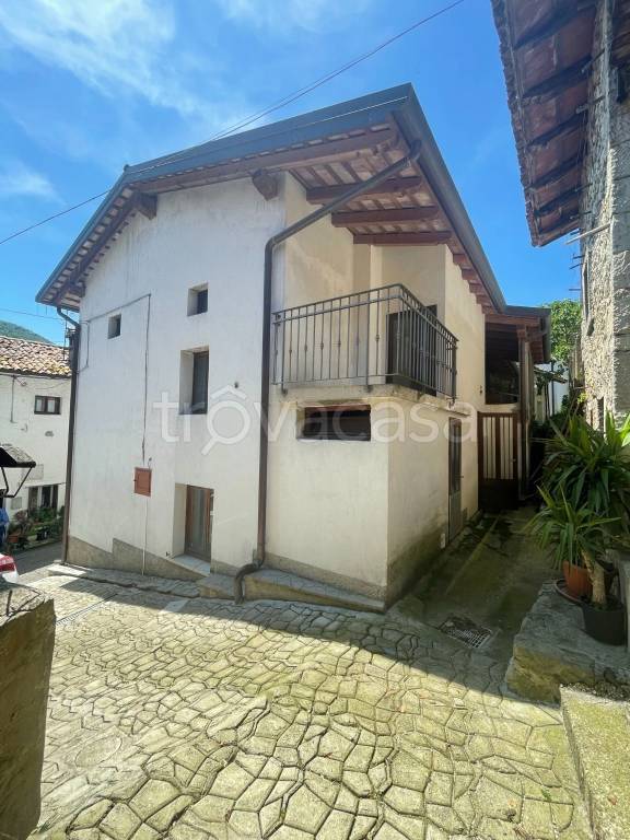 Casa Indipendente in vendita a San Leonardo frazione Cosizza Superiore