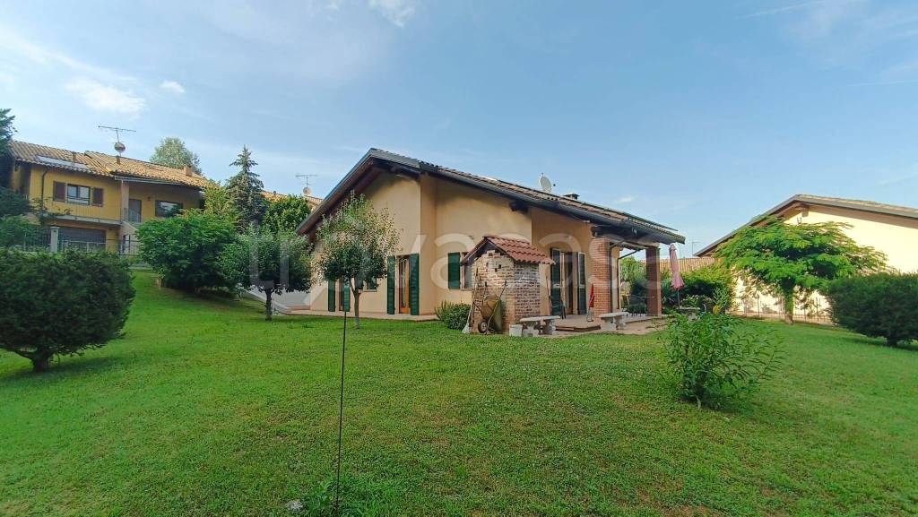 Villa in vendita a Castelnuovo Don Bosco viale Europa