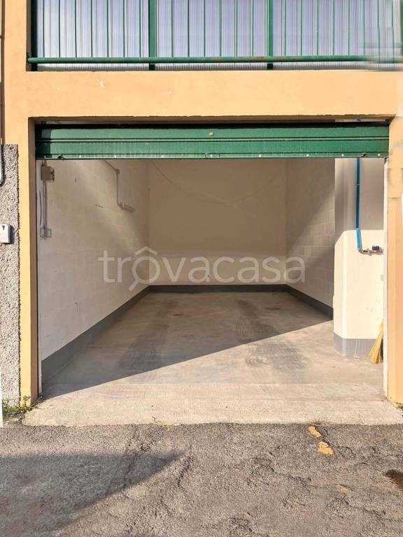 Garage in vendita a Genova via Annibale Passaggi, 16R