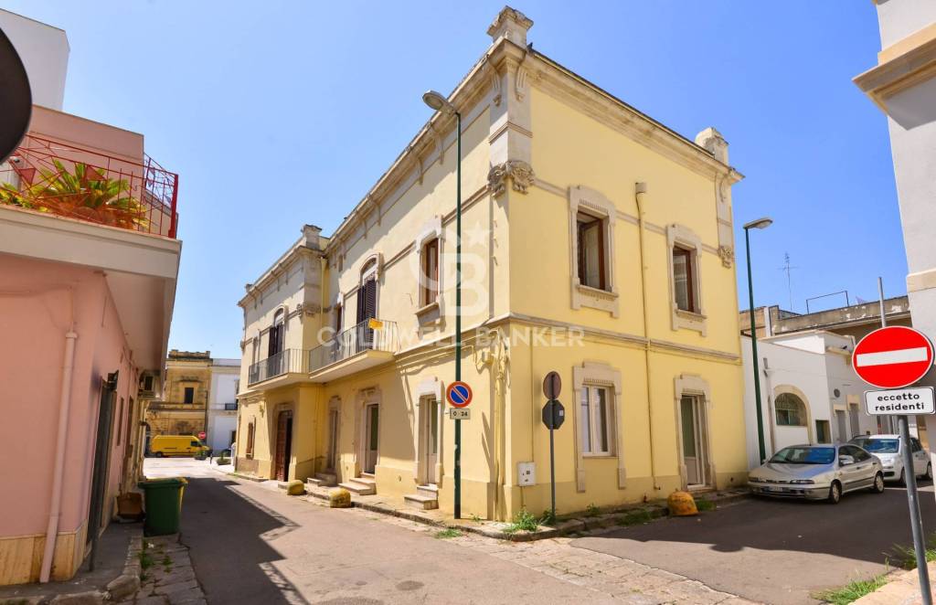 Casa Indipendente in vendita ad Aradeo via Vittorio Veneto, 5