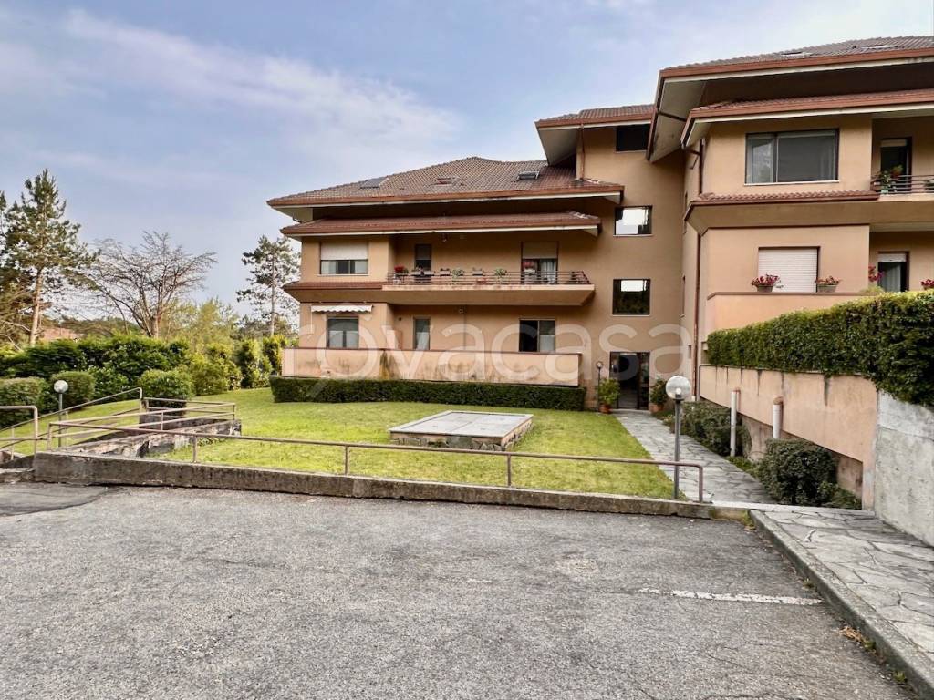 Appartamento in vendita a Biella via Santuario di Oropa, 137