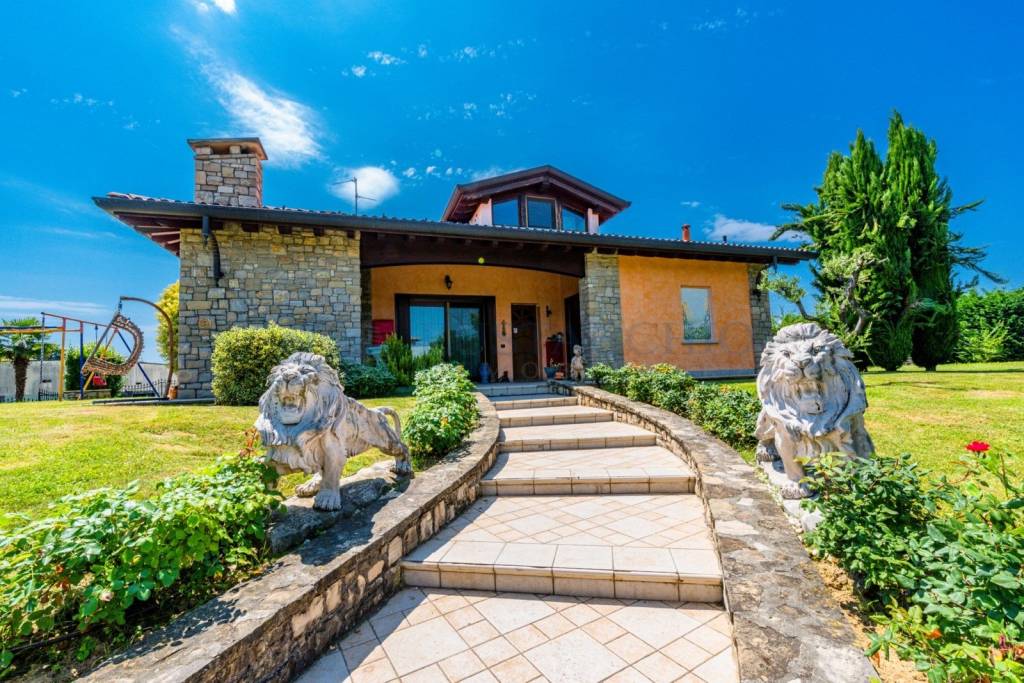 Villa in vendita a Treviolo via Bergamo