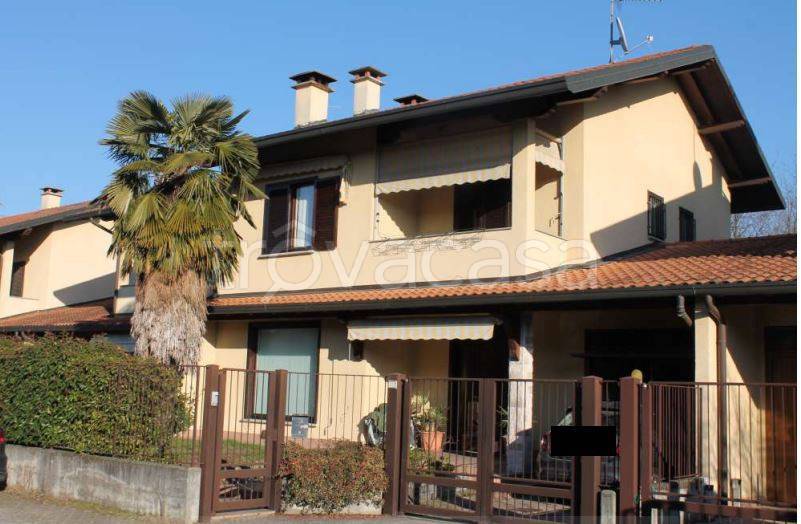 Villa a Schiera all'asta a Samarate via per Cascina Tangitt, 53