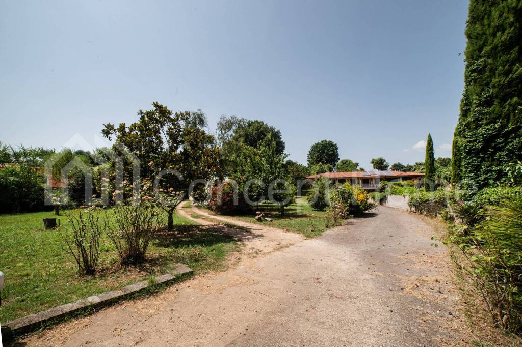 Villa Bifamiliare in vendita a Velletri via del Campo Grande, 21