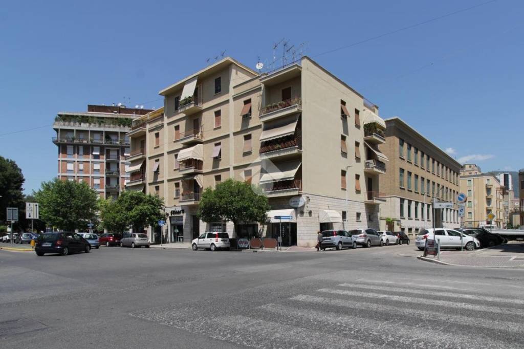 Appartamento in vendita a Terni piazza Dalmazia, 20
