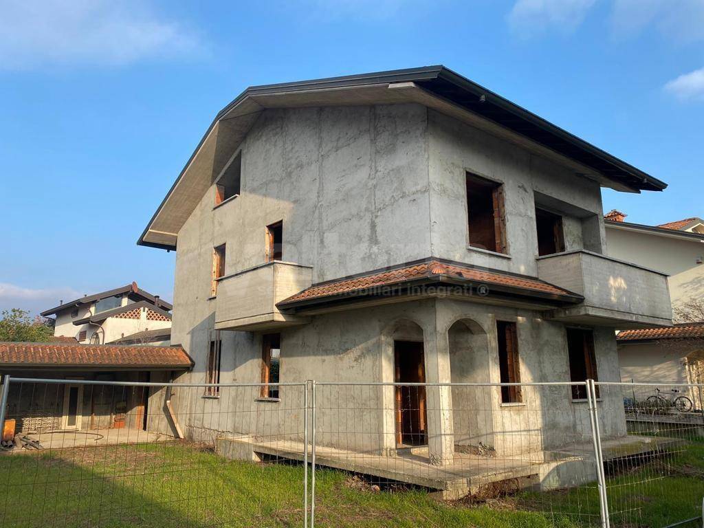 Villa in vendita a Verano Brianza via XXIV Maggio, 38