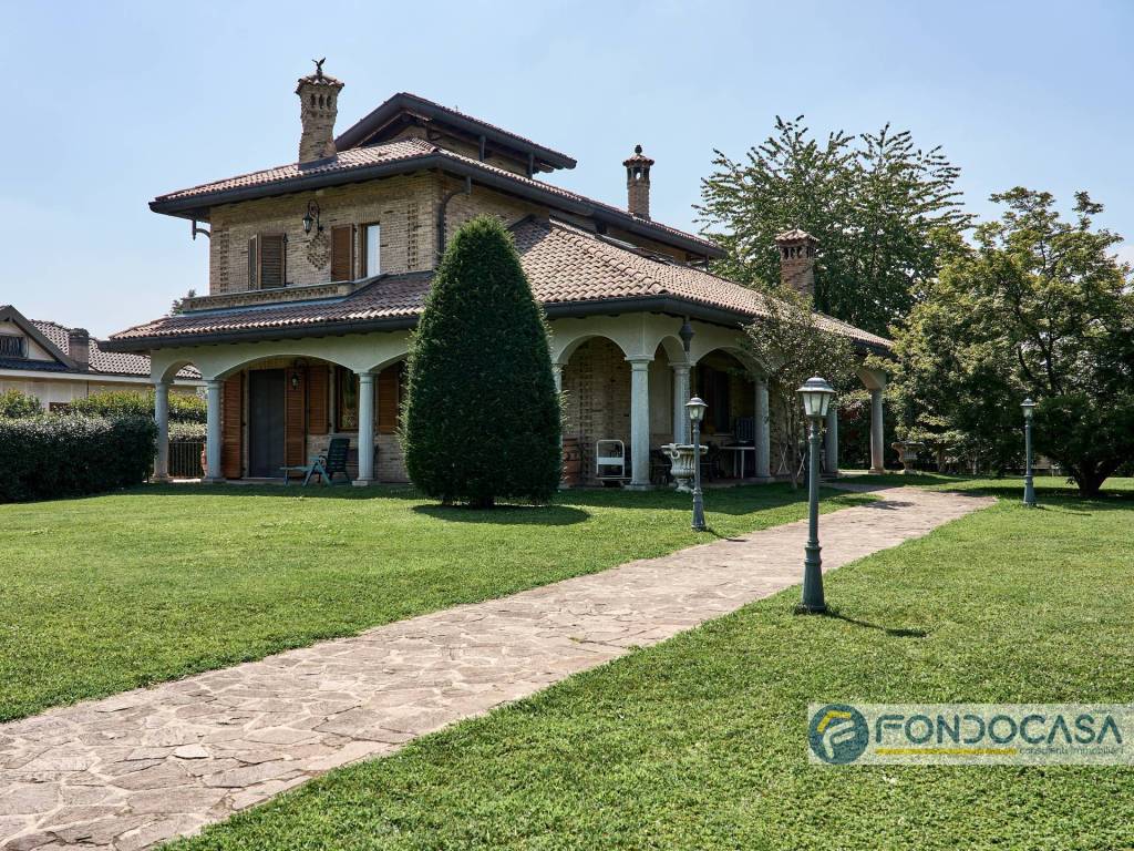 Villa in vendita a Seveso via Cascina Rossa