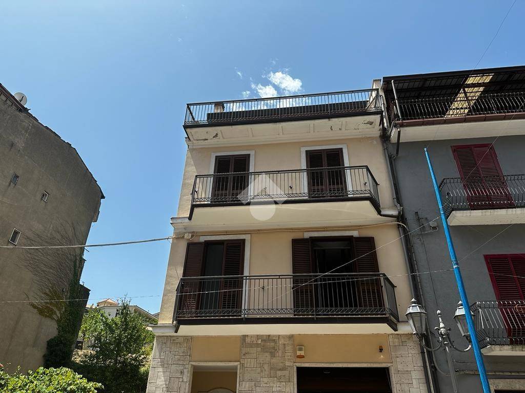 Casa Indipendente in vendita a Castelvetere sul Calore via palermo