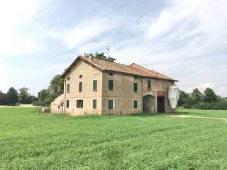 Rustico in vendita a reggio nell'emilia 