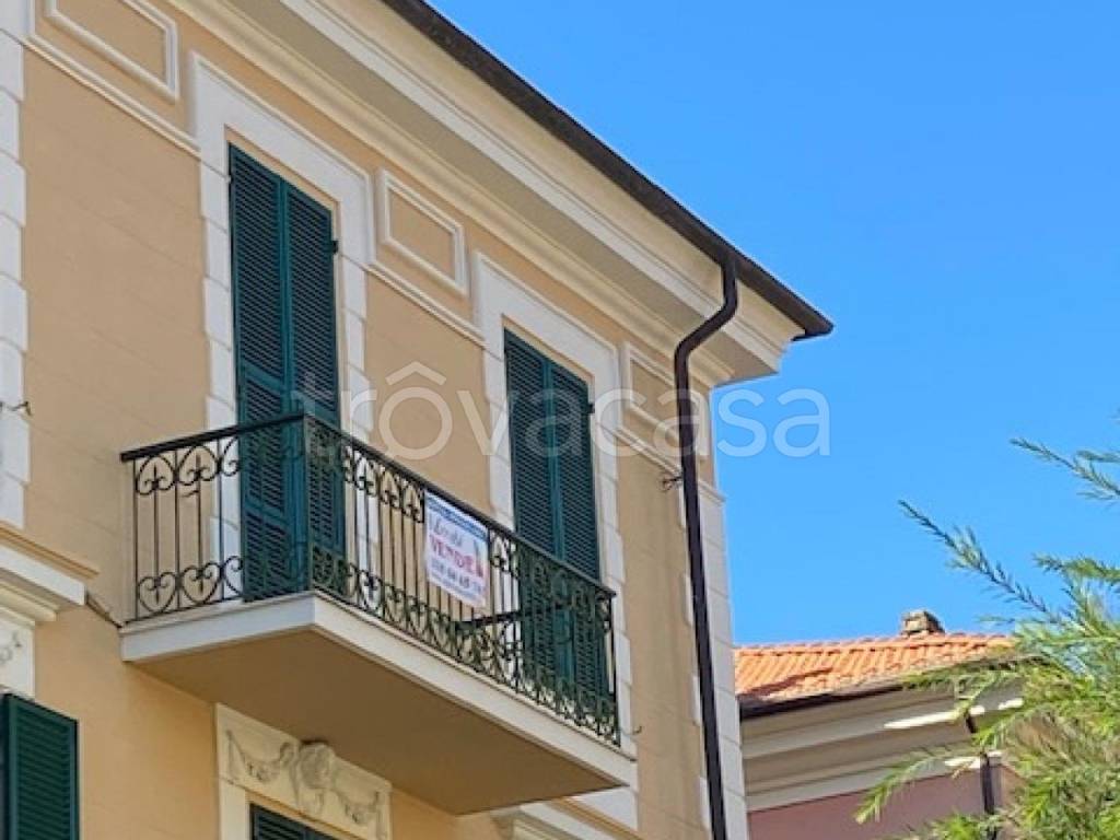 Appartamento in vendita a Diano Marina via Genova
