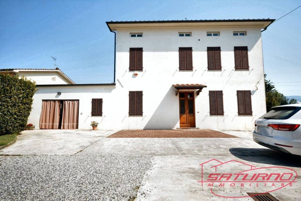 Villa in vendita a Capannori via dell' Isola,, 39