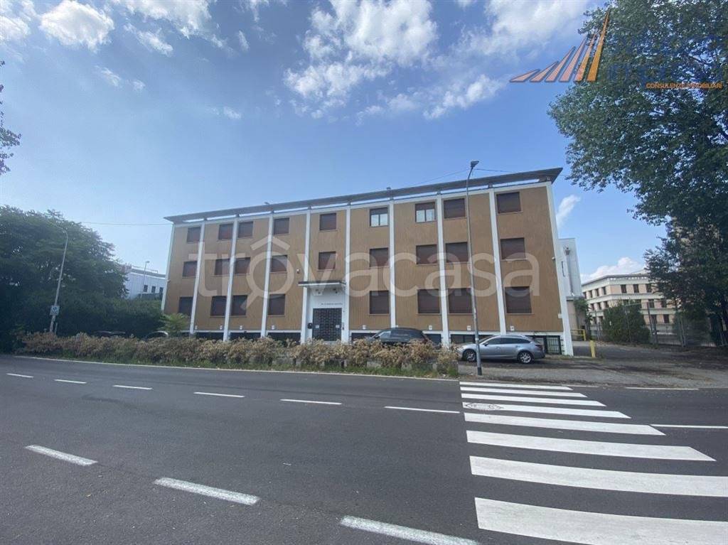 Ufficio in vendita a Cinisello Balsamo via Lavoratori, 131