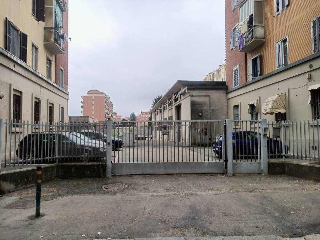 Garage in vendita a Torino largo Sempione, 166