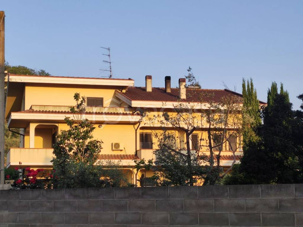 Villa in vendita a Collecorvino contrada San Rocco, 9