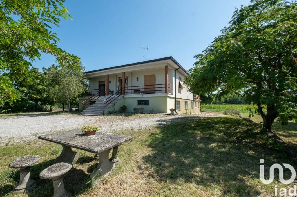 Villa in vendita a Medole strada Castiglione, 8