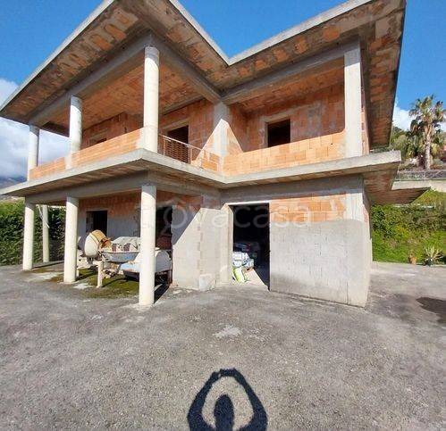 Villa in vendita a Belvedere Marittimo via Parco Del Pollino
