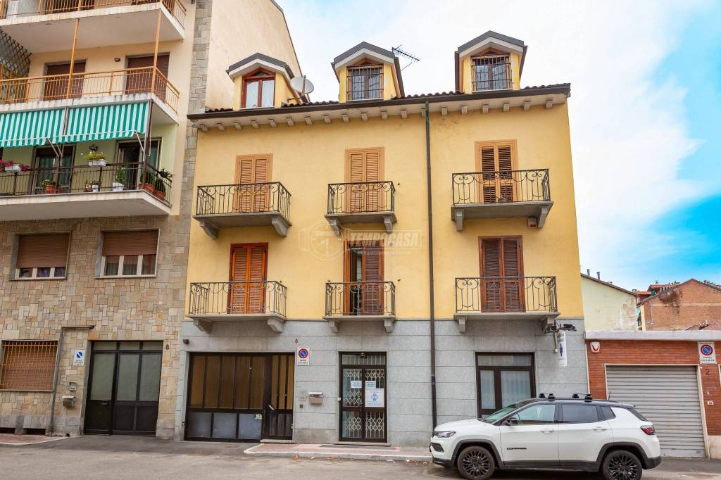 Appartamento in vendita a Moncalieri via Giosuè Carducci 6