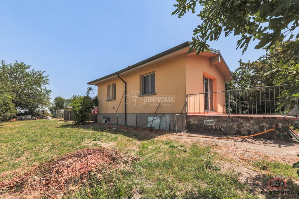 Casa Indipendente in vendita a Ozzano dell'Emilia via Tombarella