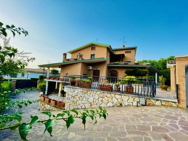 Villa Bifamiliare in vendita a Mentana