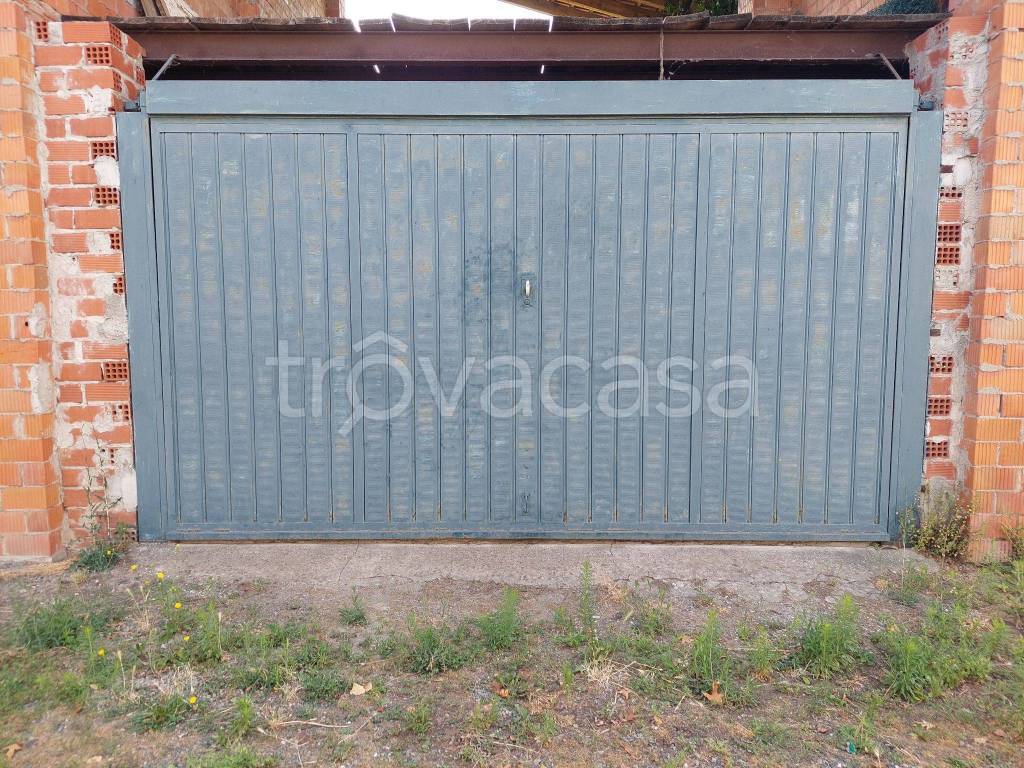 Garage in affitto a Ovada regione Nascio