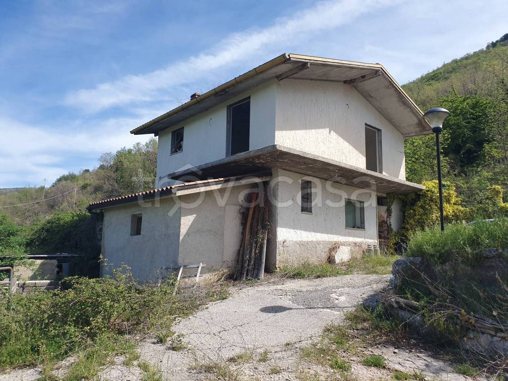 Villa in vendita a Petrella Salto via Principe Umberto