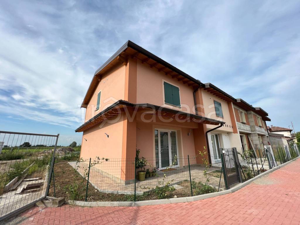Villa Bifamiliare in vendita a Dovera via Antonio Barni, 10