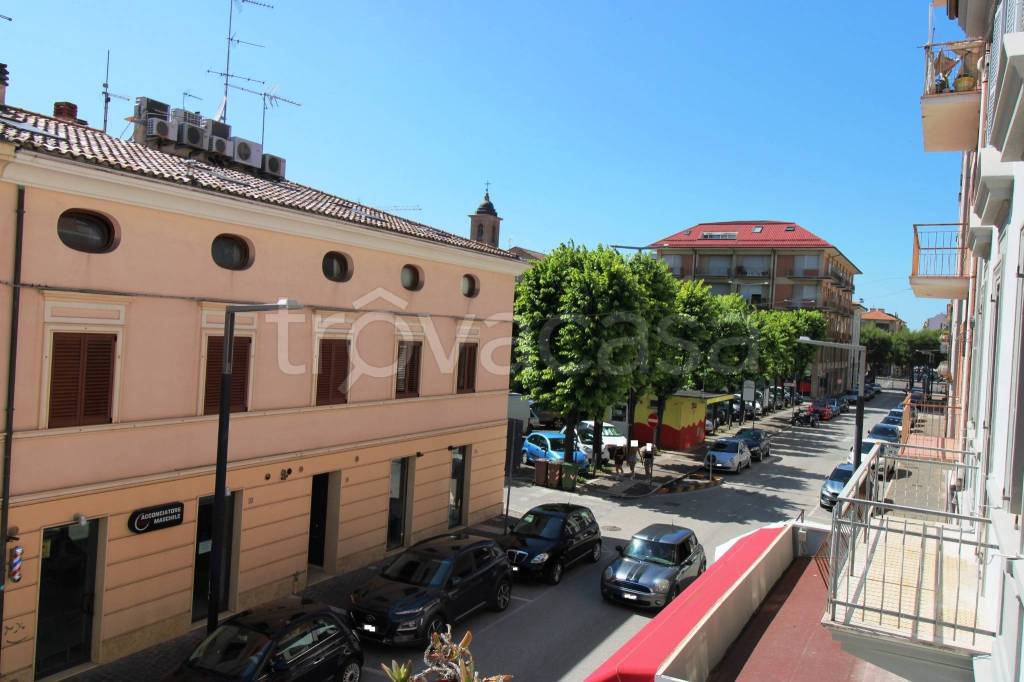 Appartamento in vendita a Civitanova Marche corso Giuseppe Garibaldi, 32