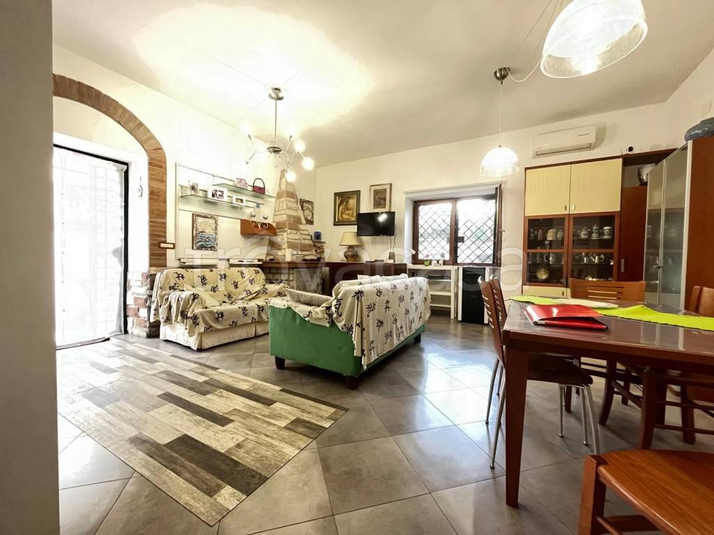 Villa a Schiera in vendita a Giugliano in Campania via Ripuaria